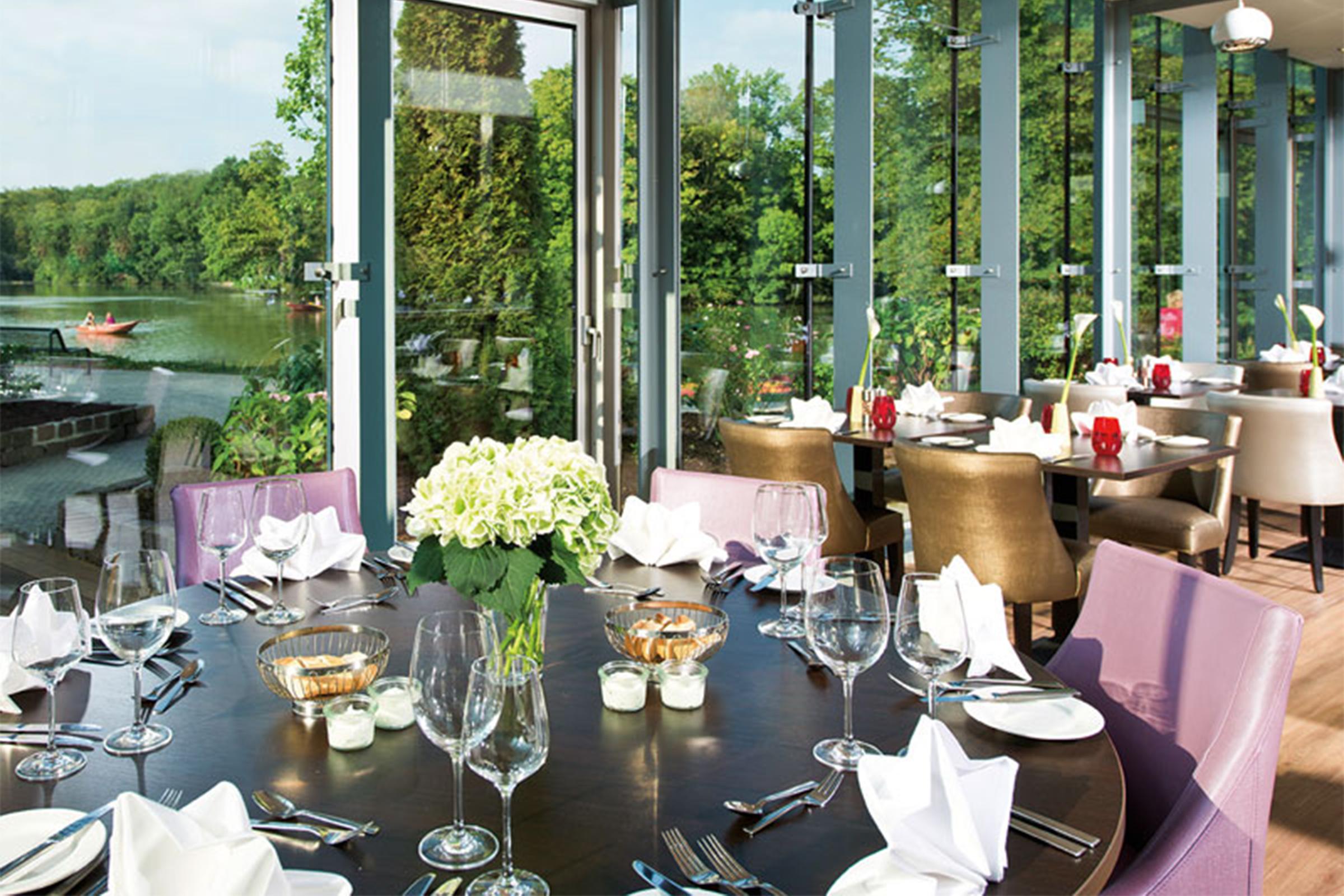 Leonardo Royal Hotel Koeln - Am Stadtwald Exterior photo