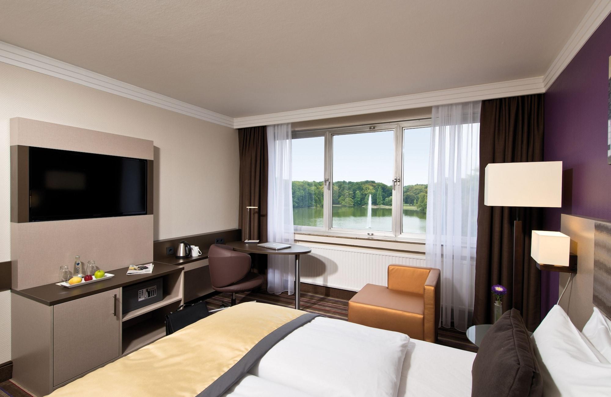 Leonardo Royal Hotel Koeln - Am Stadtwald Exterior photo